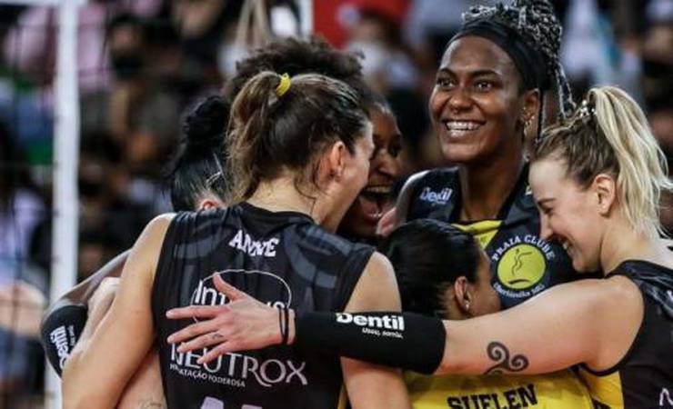 Praia Clube vira, vence o Flamengo e garante a final mineira na Superliga Feminina de Vôlei