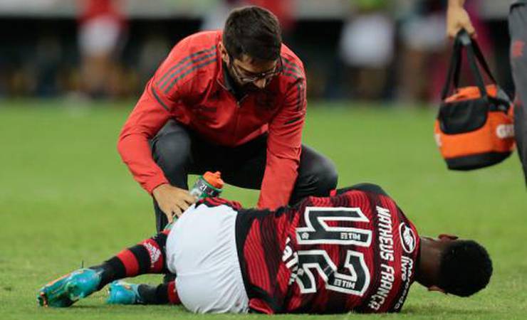 Meia do Flamengo tem fratura confirmada e passará por cirurgia
