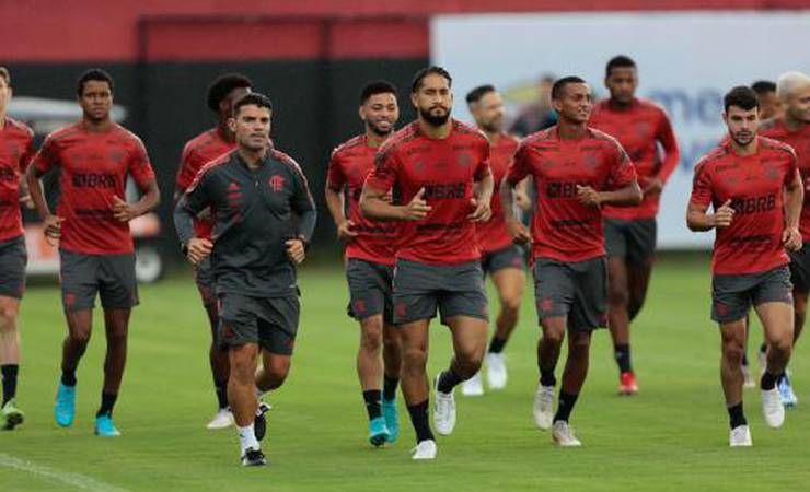 Com dúvidas e desfalques, Flamengo finaliza preparação para jogo contra o Palmeiras