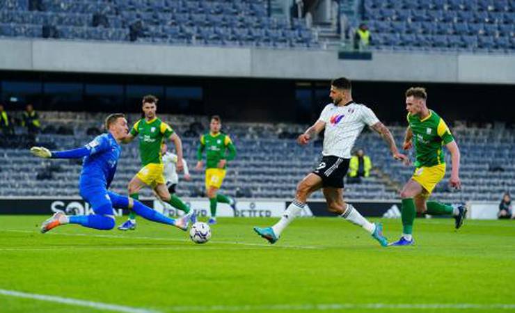 Fulham garante volta à Premier League após um ano e ex-Flamengo vai para os braços da torcida; veja!