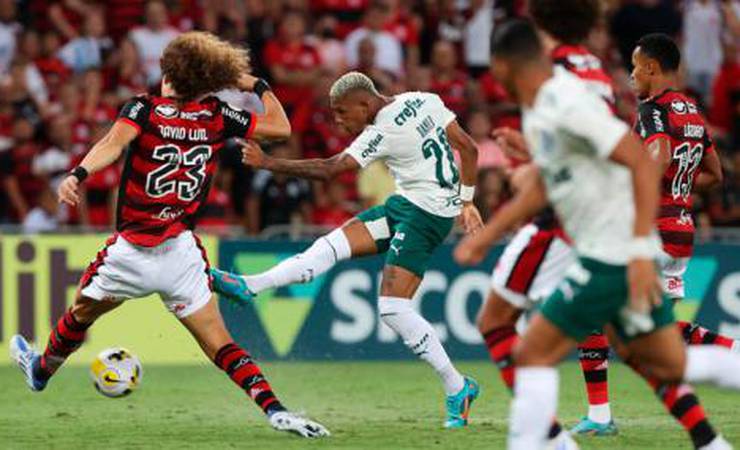 Goleiros se destacam, e Flamengo e Palmeiras empatam sem gols no Maracanã