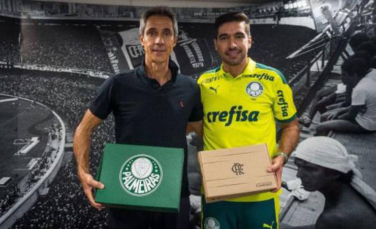 Paulo Sousa e Abel Ferreira trocam presentes e elogios após Flamengo x Palmeiras: 'Rivalidade e respeito'