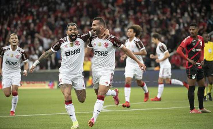 Ingressos esgotados para a torcida do Flamengo em jogo contra o Athletico