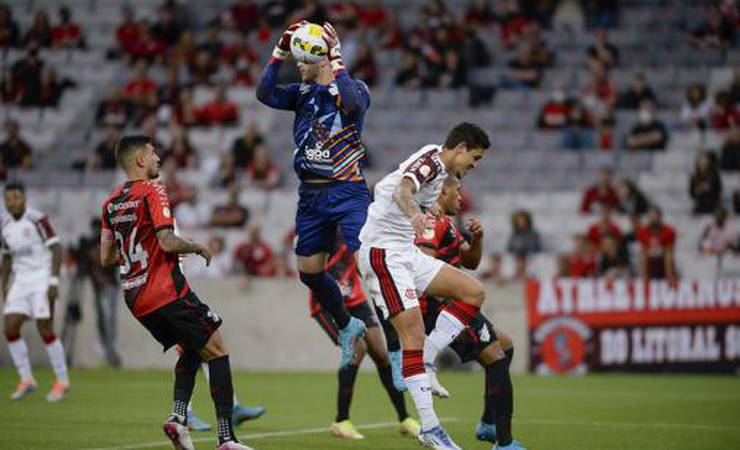 Flamengo não vê boas respostas com apostas 'altas' e liga alerta para sequência a curto prazo