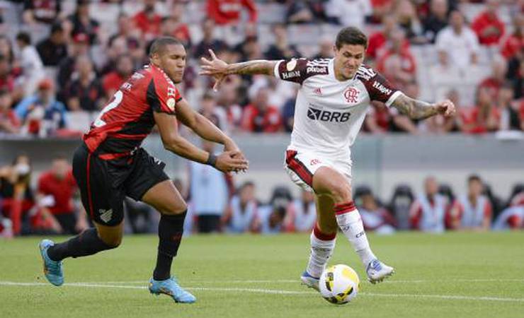 Há dois meses sem ir às redes, Pedro tem conversas para se encaixar no Flamengo de Paulo Sousa