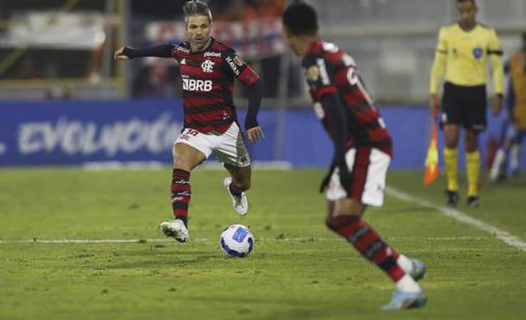 Diego Ribas volta a ter espaço no Flamengo em meio à necessidade de preservar titulares