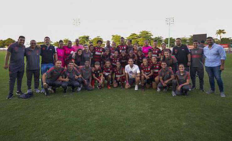 Brasileirão Feminino: Filipe Luís acompanha vitória do Flamengo