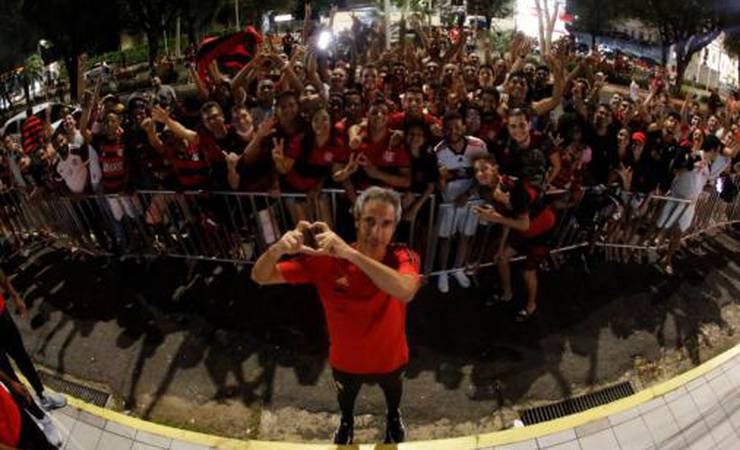 Paulo Sousa se encanta por torcida do Flamengo no Piauí: 'Paixão, amor e energia positiva'