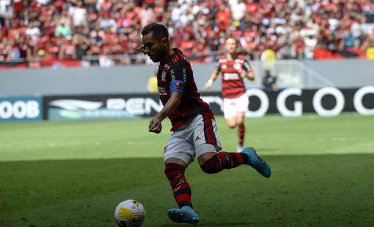 Everton Ribeiro aponta deficiência tática do Flamengo na derrota em clássico
