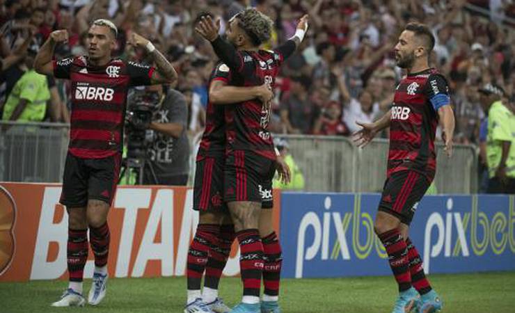 Hugo brilha, Gabigol marca e Flamengo vence o Fluminense de virada no Brasileirão