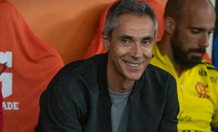 Em noite de Hugo, Paulo Sousa cita Vini Jr pela sinergia da torcida com o time do Flamengo: 'Tirar o máximo'