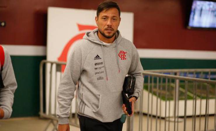 Após ser relacionado, Diego Alves é cortado do banco do Flamengo contra o Fortaleza