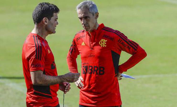 Paulo Sousa comanda atividade do Flamengo visando o jogo contra o Bragantino