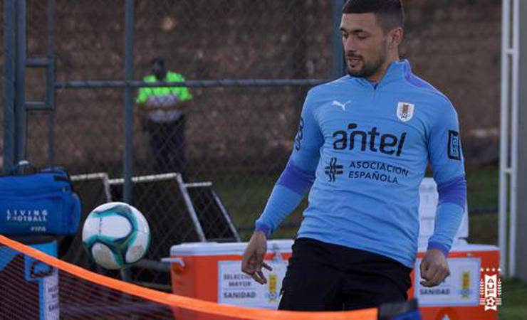 Fora do banco pelo segundo jogo consecutivo do Uruguai, Arrascaeta tem situação explicada pelo técnico