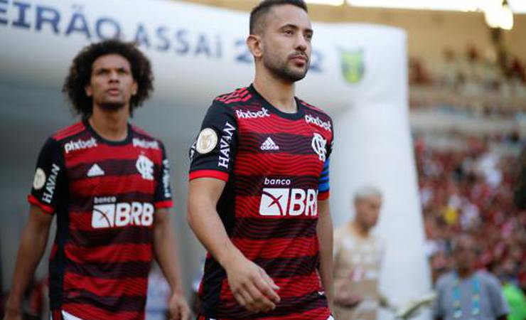 Everton Ribeiro se manifesta após derrota do Flamengo e manda recado à torcida