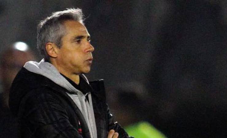 Sem respaldo e desempenho: Paulo Sousa se prova outra aposta errada da gestão Landim no Flamengo