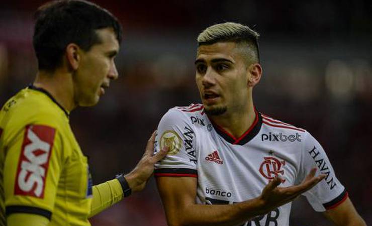 Andreas Pereira está a cinco jogos do fim do vínculo com o Flamengo