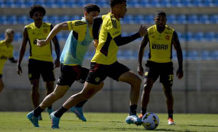 Flamengo treina em Belo Horizonte antes do retorno ao Rio de Janeiro