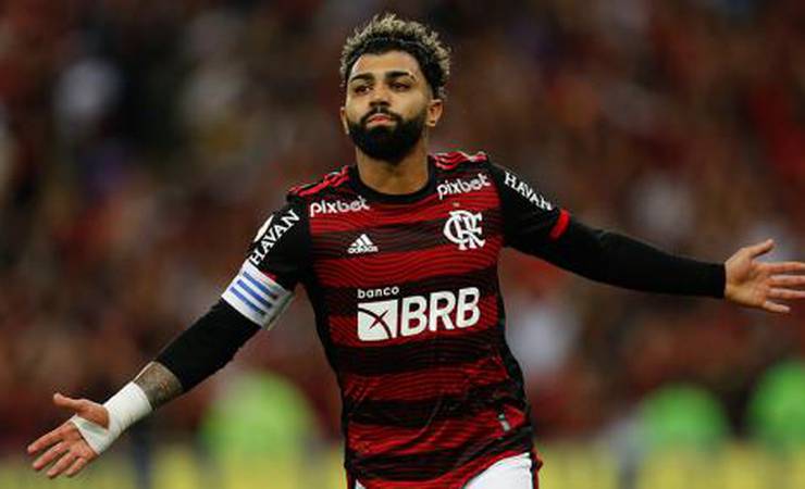Gabigol comenta vaias da torcida do Flamengo: 'Briga, mas dorme junto'