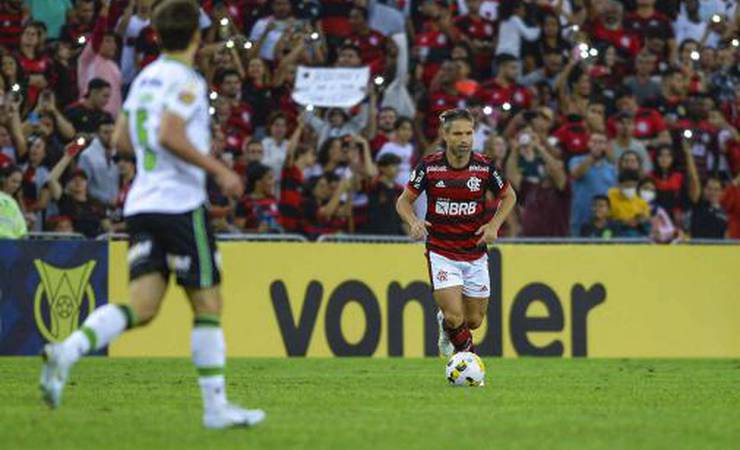 Diego manda mensagem para a torcida do Flamengo, e Gabigol pede: 'Leiam com atenção'