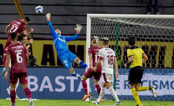 Segurança de Santos é a melhor notícia para o Flamengo em noite de pouco efetividade ofensiva