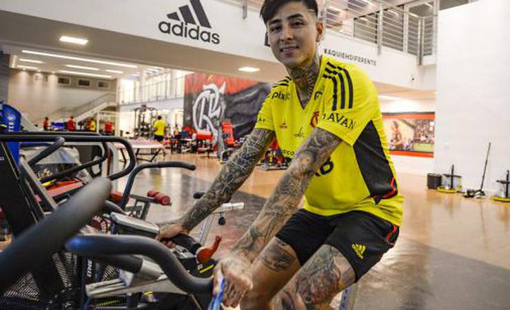 Flamengo encerra preparação para encarar o Atlético-GO, e Pulgar inicia trabalhos no Ninho do Urubu