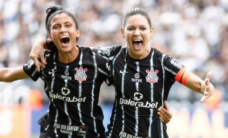 Investimento de patrocinadores evidencia crescimento do futebol feminino no Brasil