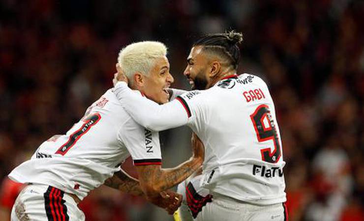 Com golaço de Pedro, Flamengo vence o Athletico e vai às semifinais da Copa do Brasil