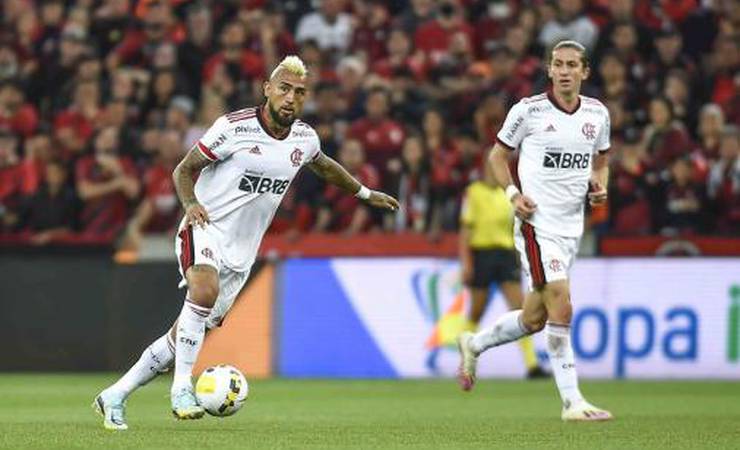 Absurdo e fantástico: Vidal apresenta credenciais ao Flamengo e titularidade parece questão de tempo
