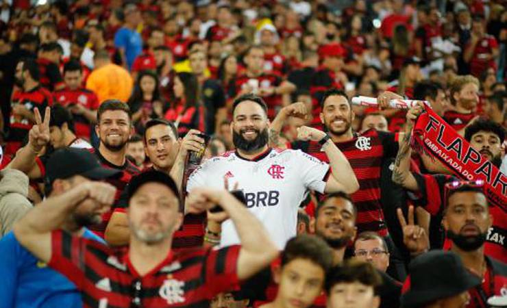 VÍDEO: Torcida do Flamengo provoca Vasco antes de decisão na Série B