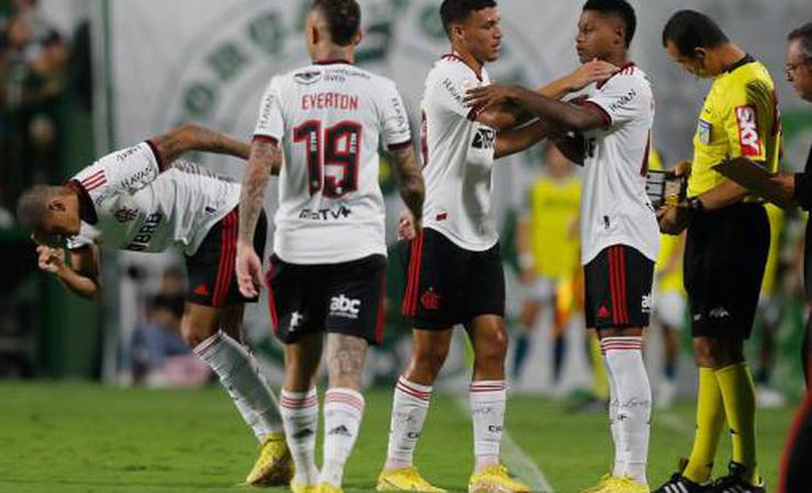 Ausências contra o Goiás exigem de nova solução de Dorival para o Flamengo