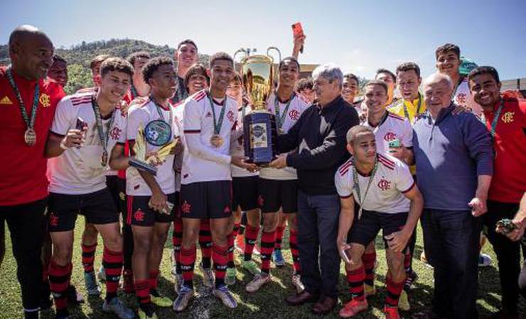 Flamengo vence o Internacional e conquista bicampeonato da Copa Gramado