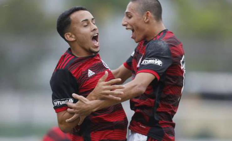 VÍDEO: Joia do Flamengo com multa de R$ 638 milhões faz golaço e garante vaga no Sub-20