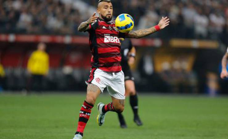Nas redes sociais, Vidal se anima em sua primeira final pelo Flamengo