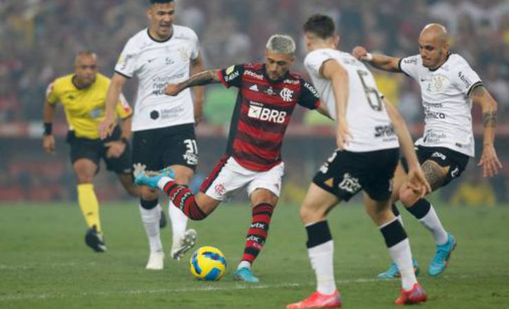 Arrascaeta, do Flamengo, é eleito o melhor jogador da Copa do Brasil