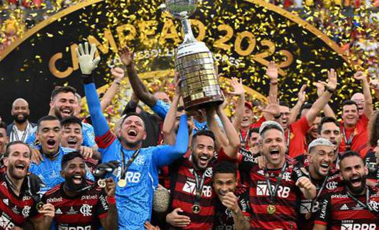 Flamengo supera expectativa e bate R$ 830 milhões em receitas antes dos títulos; veja destaques do relatório