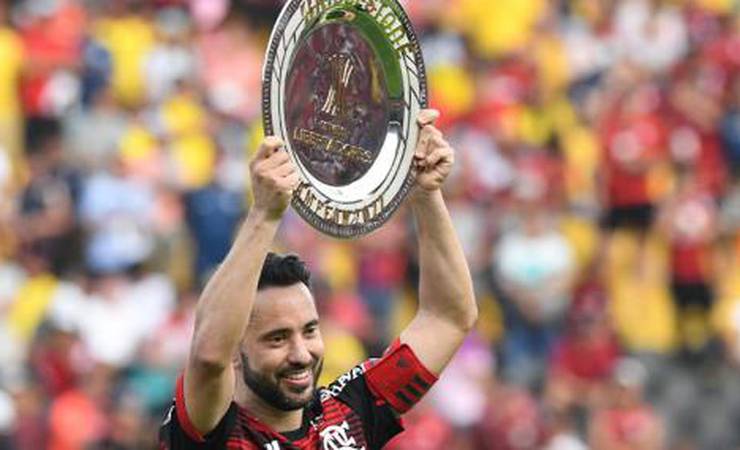 Everton Ribeiro elogia Dorival e valoriza título invicto: 'Mais uma marca desse grupo no Flamengo'