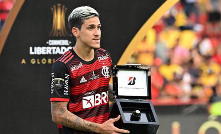 Pedro exalta Gabigol valoriza Dorival Júnior após tri do Flamengo: 'Coroado com mais um título'