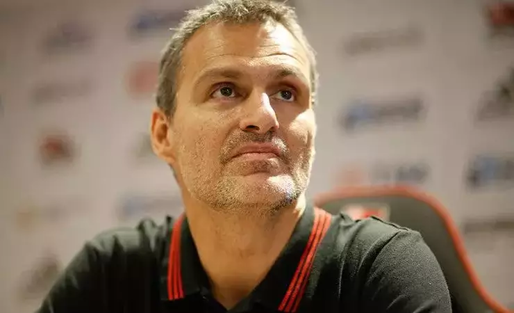 Diretor aponta que Flamengo é a favor da continuidade do Brasileirão