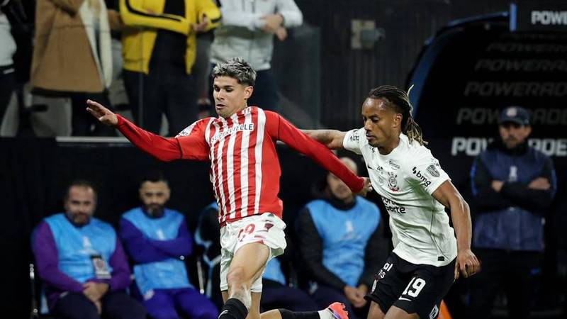 Estudiantes vence o Corinthians por 1 a 0 e avança às semifinais da Libertadores